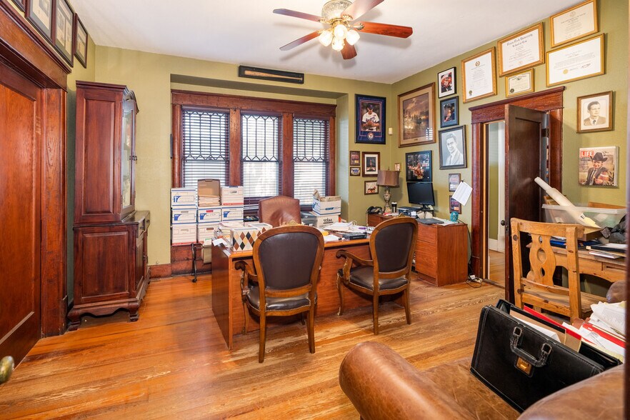 More Photos Of 806 W 11th St, Austin Office Residential For Sale