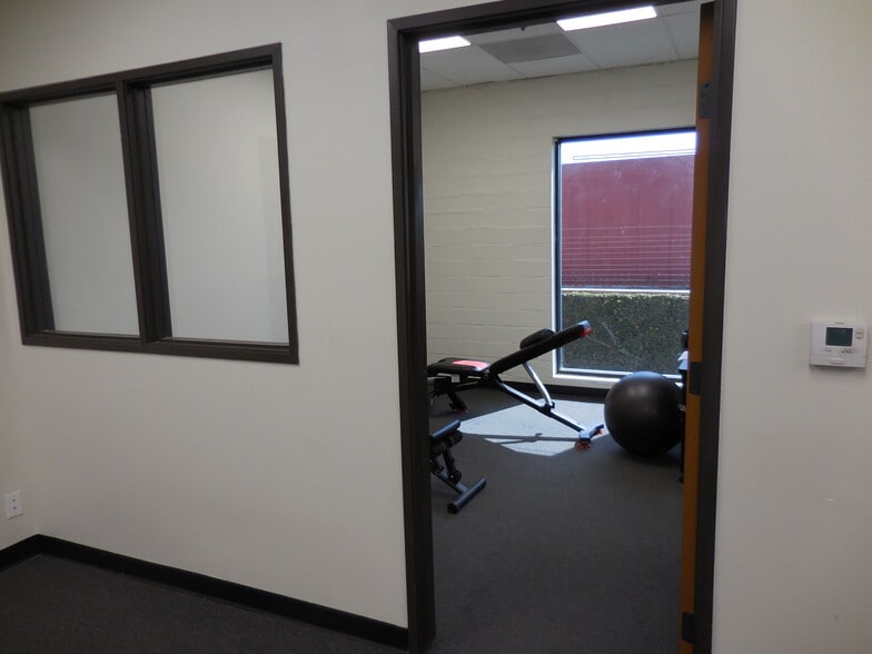 More Photos Of 1206-1210 W Jon St, Torrance Warehouse For Lease