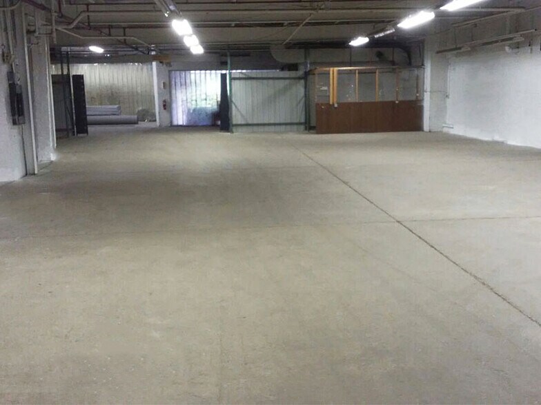 More Photos Of 5000 W Bloomingdale, Chicago Warehouse For Lease