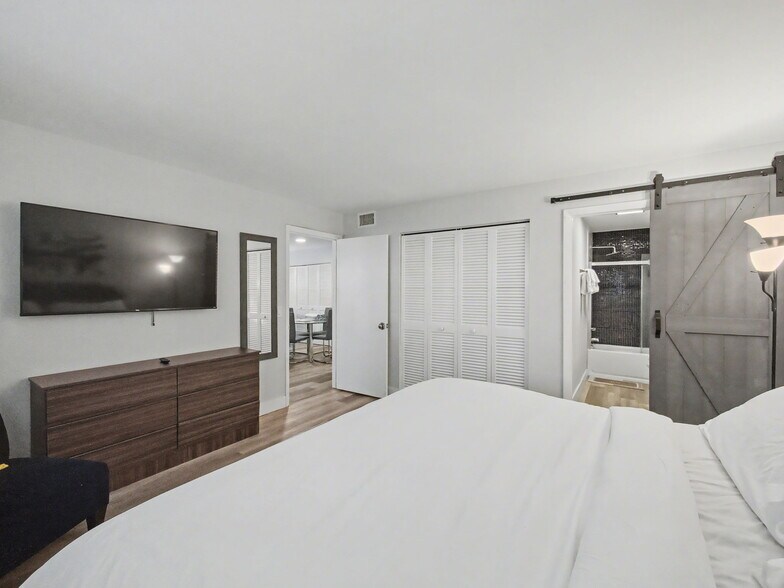 More Photos Of 112 Claremont Ln, Palm Beach Shores Apartments For Sale