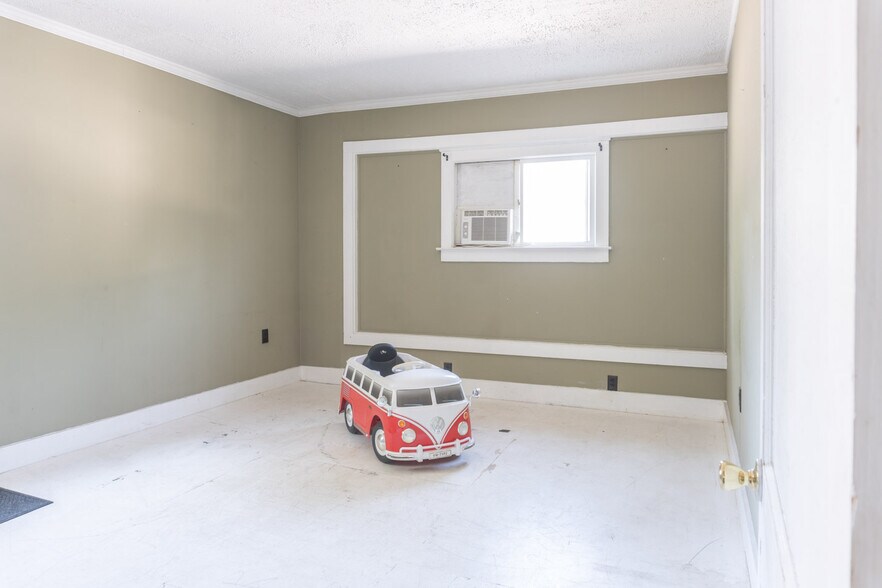 More Photos Of 23 Rothermel Ln, Kinderhook Flex For Sale