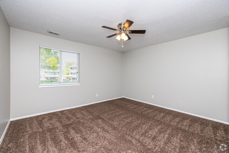 More Photos Of 108 NW 63rd St, Kansas City Apartments For Sale