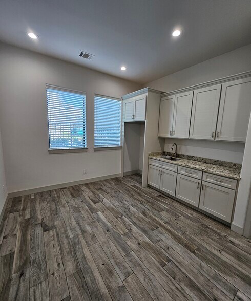 More Photos Of 21777 Merchants Way, Katy Office For Lease