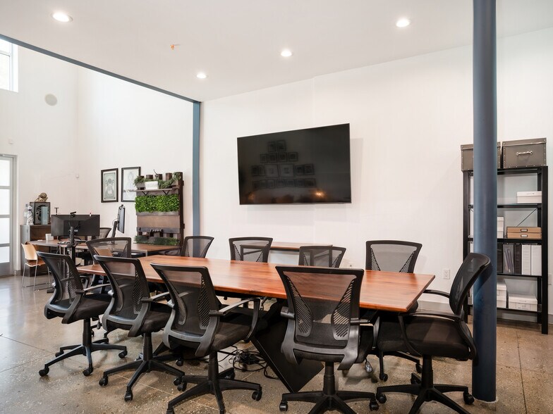 More Photos Of 215 California St, El Segundo Office For Lease