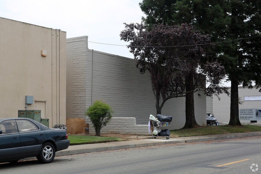 More Photos Of 4181 Power Inn Rd, Sacramento Flex For Lease