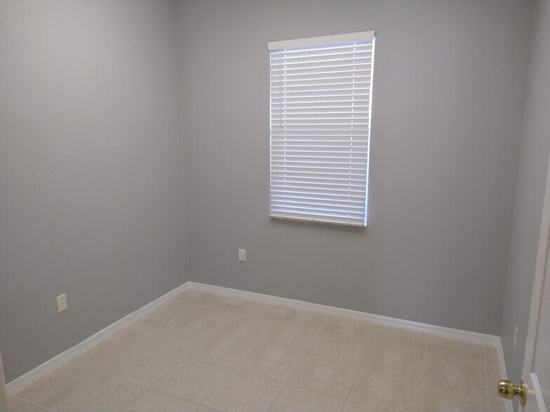 More Photos Of 17703 Hunting Bow Cir, Lutz Office For Lease