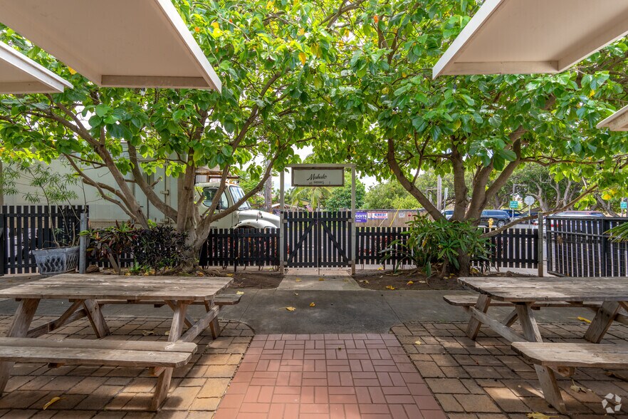 More Photos Of 65 Hana Hwy, Paia Restaurant For Lease