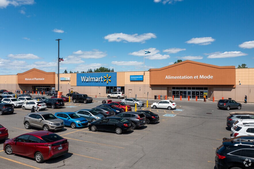 More Photos Of 5205 Boul Robert-Bourassa, Laval Unknown For Lease