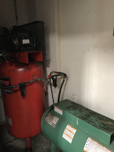 More Photos Of 20 Crescent St, Stamford Warehouse For Sale