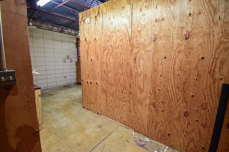 More Photos Of , Tuscaloosa Unknown For Sale