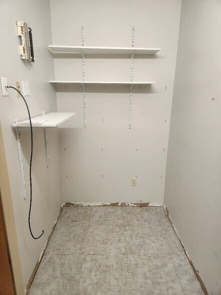 More Photos Of 764 Campbell Ave, West Haven Office For Sale