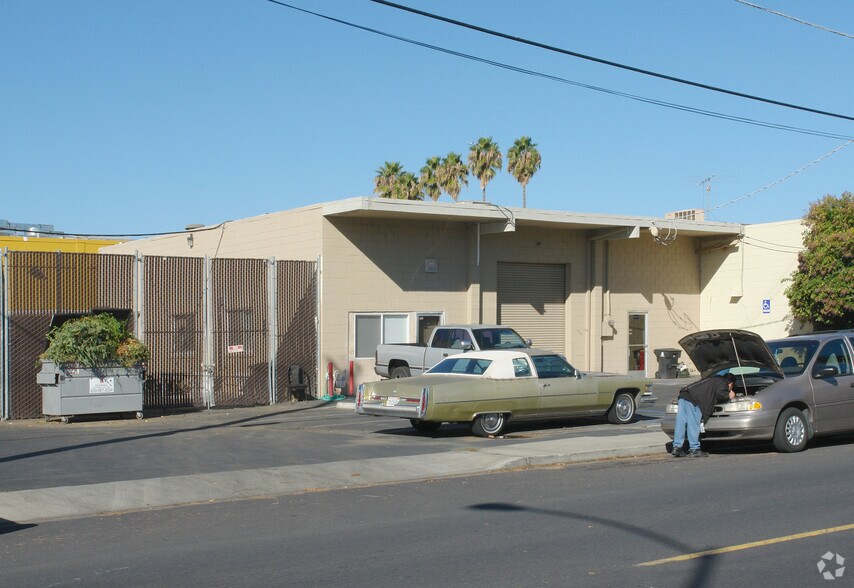 Primary Photo Of 1132 Independence Ave, Mountain View Service For Lease