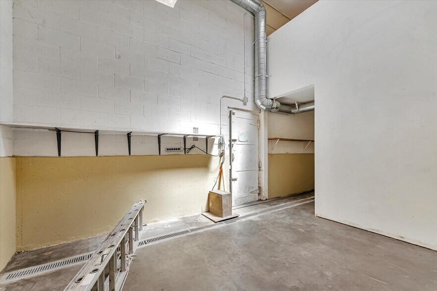 More Photos Of 1227 San Pablo Ave, Berkeley Storefront For Sale