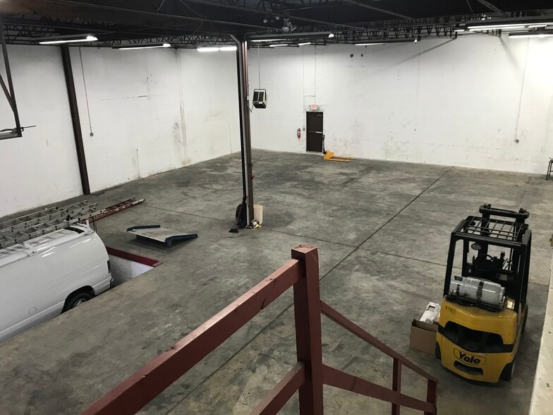 More Photos Of 9115-9125 Bursa Rd, Laurel Warehouse For Lease