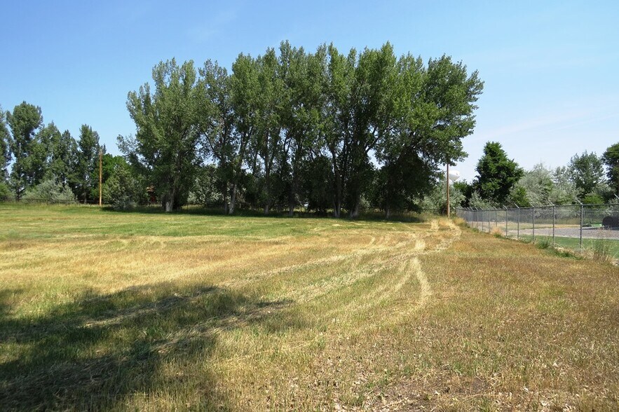 More Photos Of 3402 W Main, Riverton Land For Sale