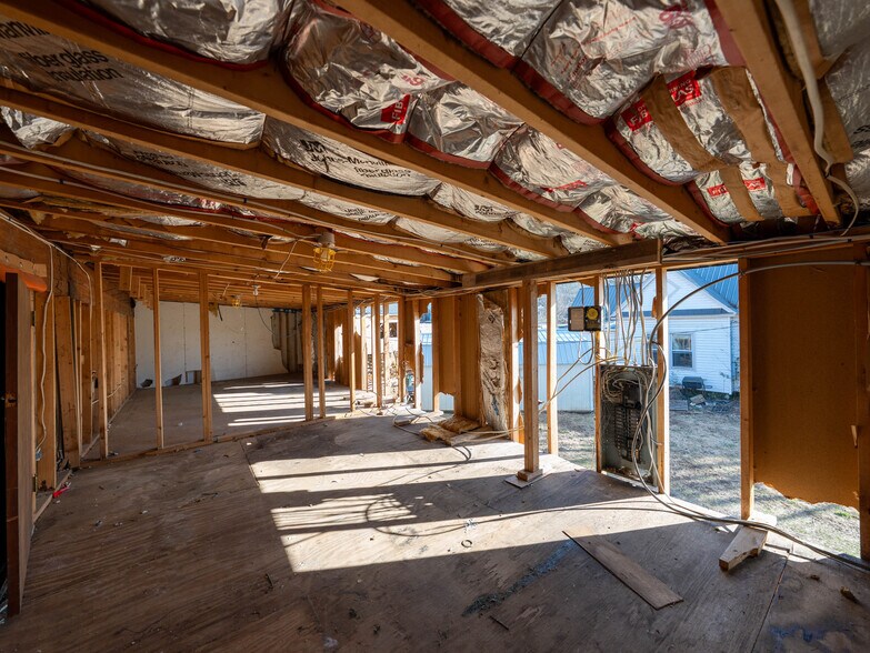 More Photos Of 3264 Broad St, Clyde Office For Sale