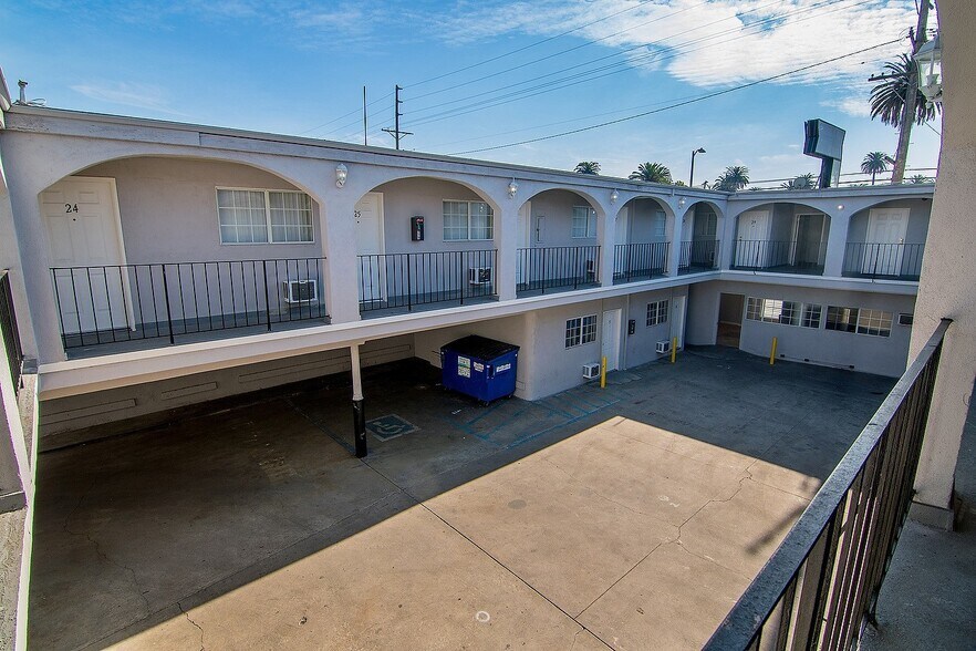 More Photos Of 4905 W Adams Blvd, Los Angeles Apartments For Sale