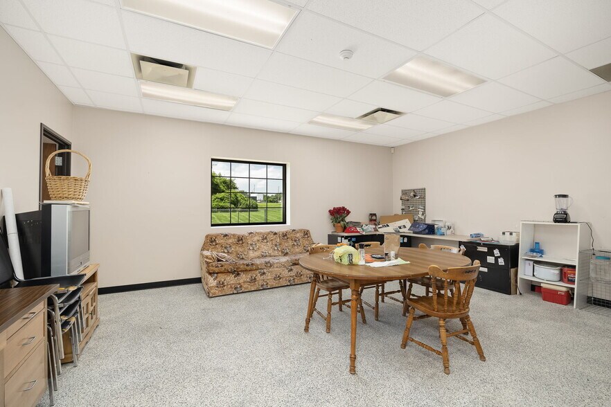 More Photos Of 20994 State Route K, Saint Joseph Office For Lease