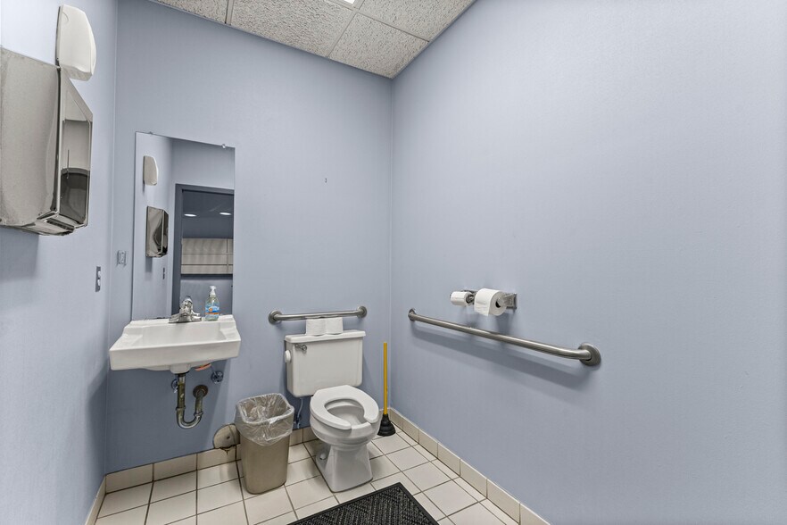 More Photos Of 24825 Michigan Ave, Dearborn Office For Lease