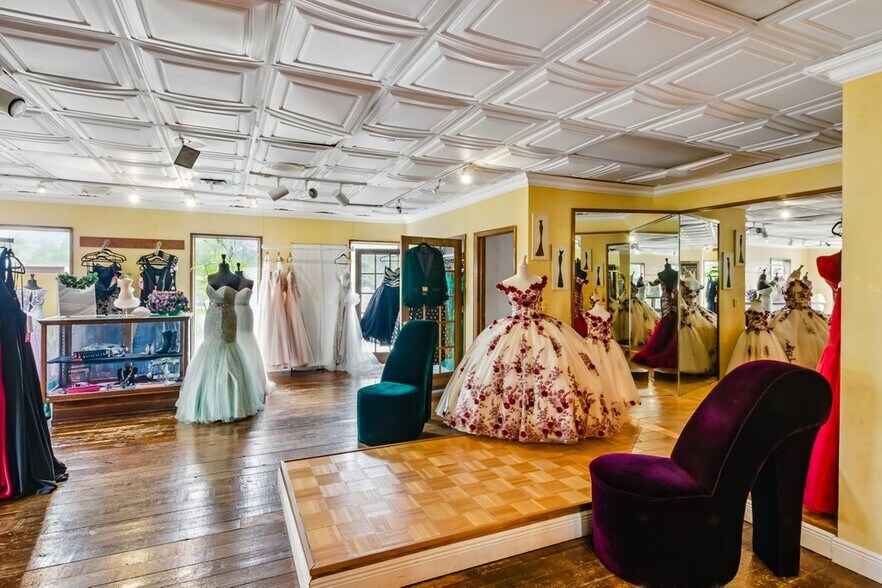 More Photos Of 4066 Broward Blvd, Fort Lauderdale Storefront Retail Office For Sale