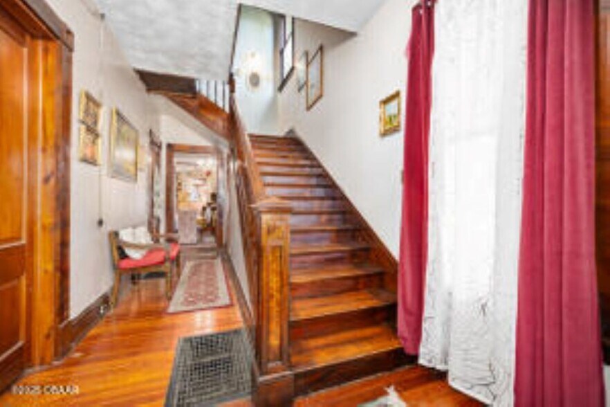 More Photos Of 228 W Howry Ave, Deland Storefront Retail Office For Sale