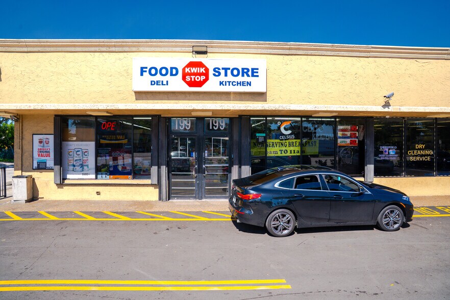 More Photos Of 159-199 W Hillsboro Blvd, Deerfield Beach Unknown For Lease