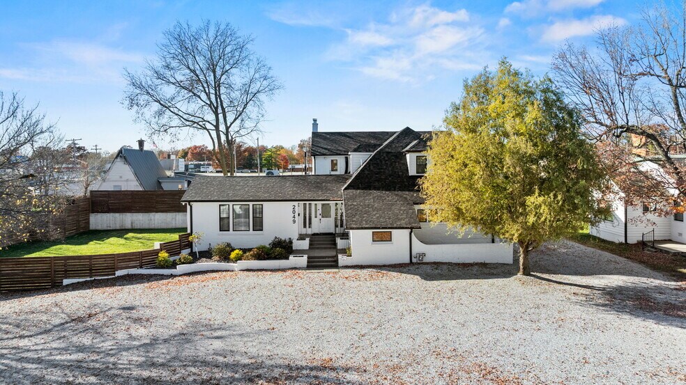 More Photos Of 2049 S Brentwood Blvd, Springfield Office For Sale