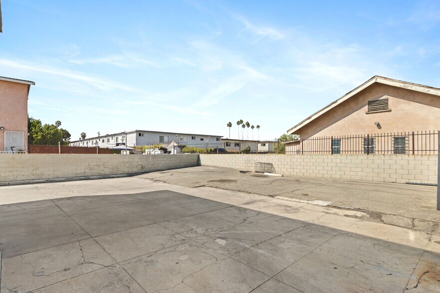 More Photos Of 3823 Wisconsin St, Los Angeles Apartments For Sale