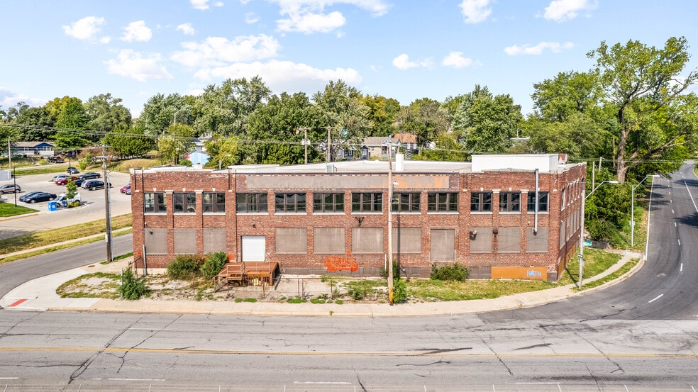 More Photos Of 6100 Wilson Ave, Kansas City Warehouse For Sale