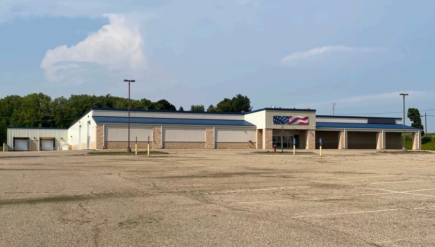 Primary Photo Of 598 W Lucas Ln, Ellsworth Storefront Retail Office For Sale