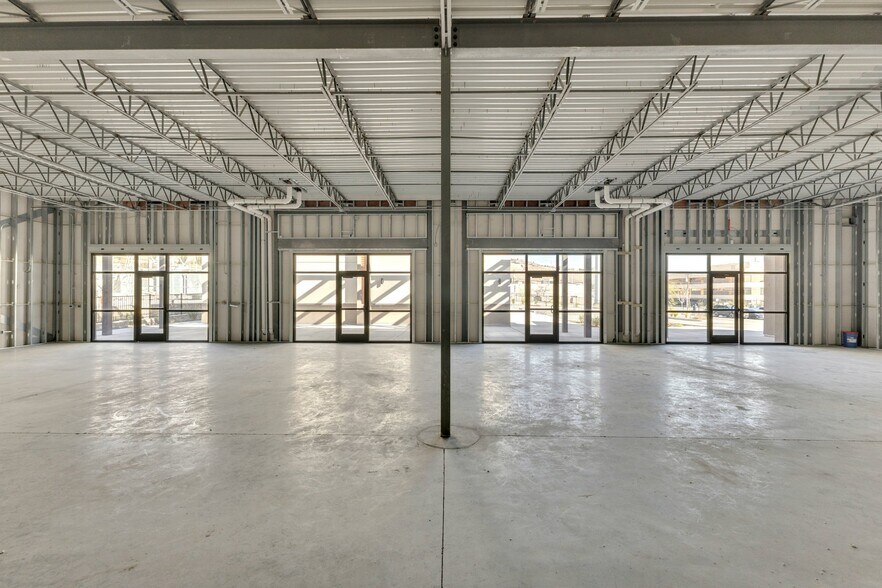 More Photos Of 403 Executive Center Blvd, El Paso Storefront Retail Office For Lease