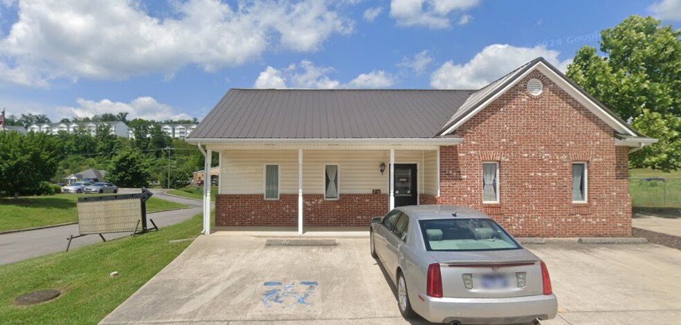 More Photos Of 270-290 James Asbury Dr, Cleveland Office For Sale