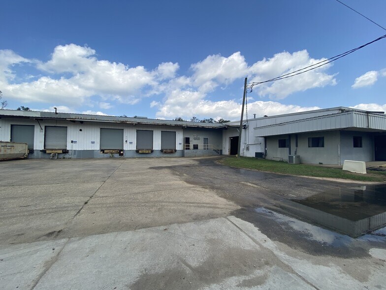 More Photos Of 410 Washington St, Cantonment Manufacturing For Lease