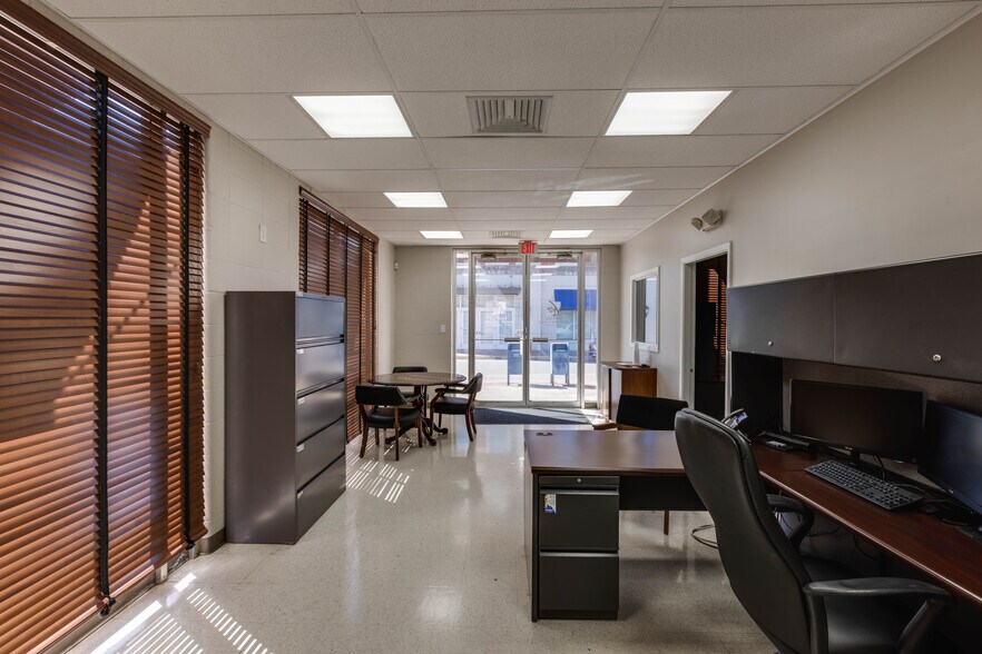 More Photos Of 127 Saint John St, Monroe Office For Sale