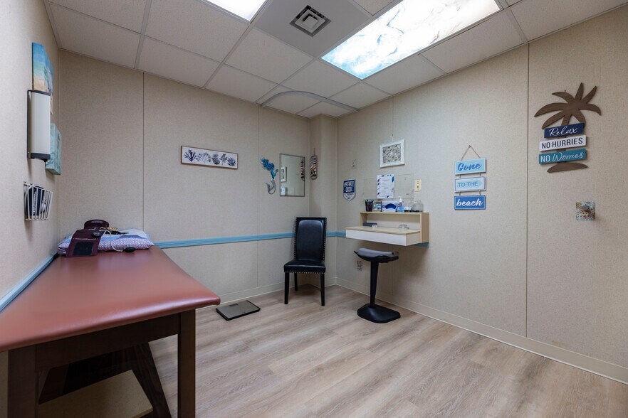 More Photos Of 360 Kingstown Rd, Narragansett Medical For Sale