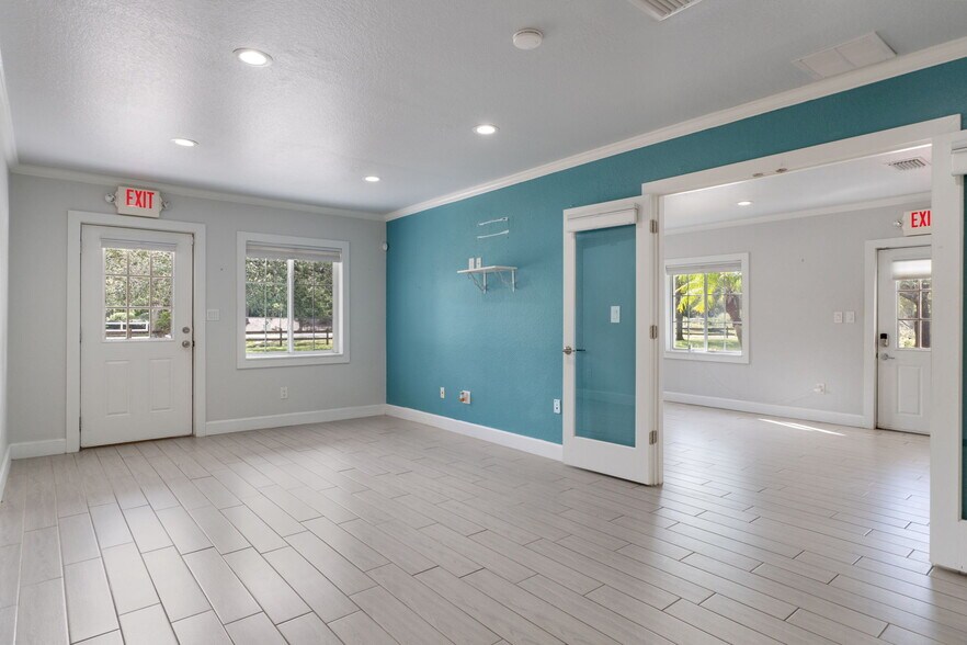 More Photos Of 17110 Gunn Hwy, Odessa Loft Creative Space For Sale