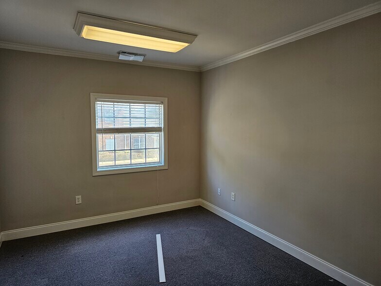 More Photos Of 3745 Cherokee St, Kennesaw Office For Lease