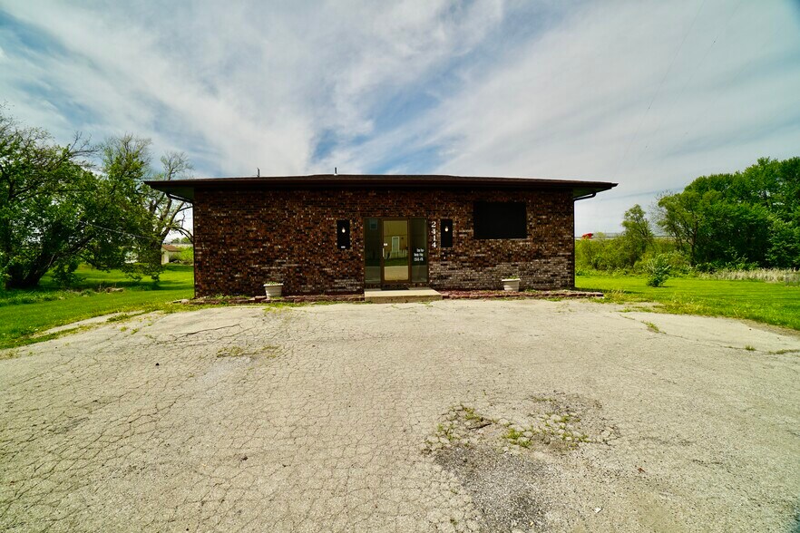 More Photos Of 2414 S Leonard Rd, Saint Joseph Office For Sale