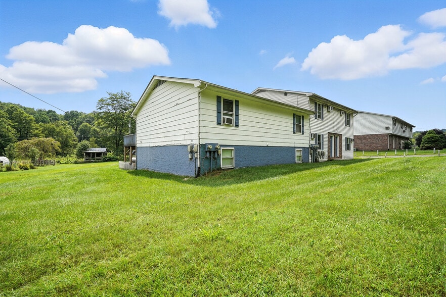 More Photos Of 14694 Wallace Pike, Abingdon Multifamily For Sale