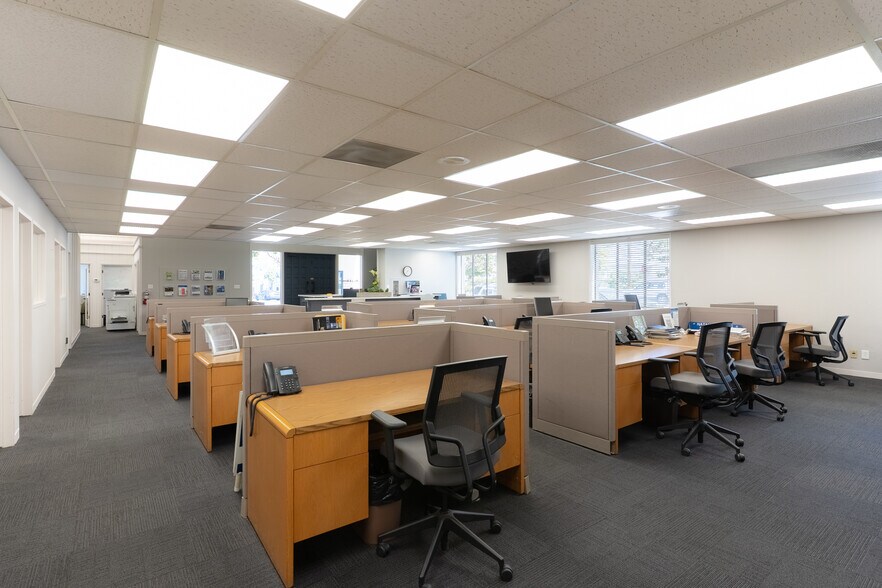 More Photos Of 1451 Leimert Blvd, Oakland Office For Sale