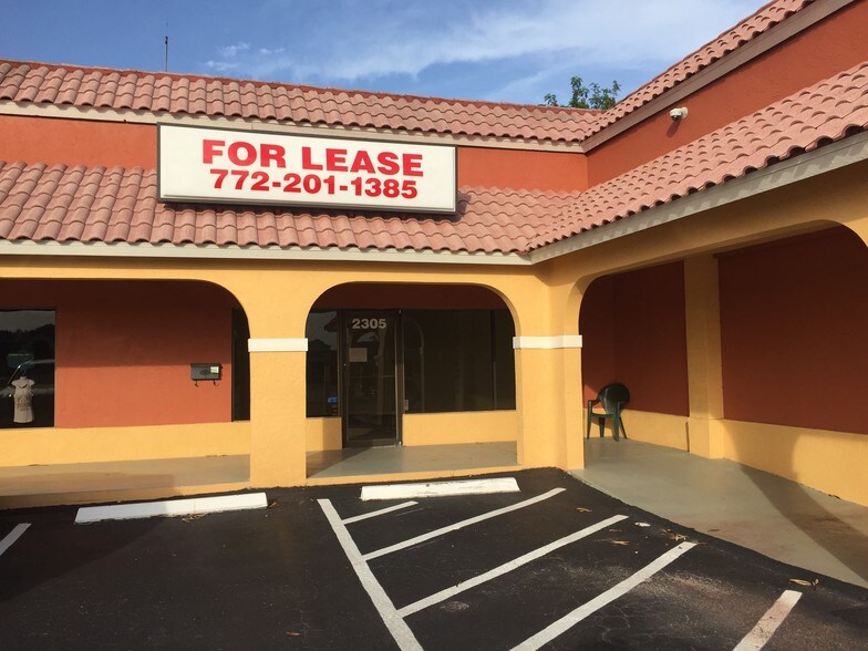 More Photos Of 2301-2331 NW Federal Hwy, Stuart Storefront Retail Office For Lease