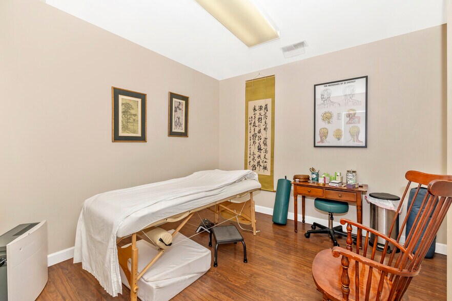 More Photos Of 360 Mill St, Hagerstown Office For Sale