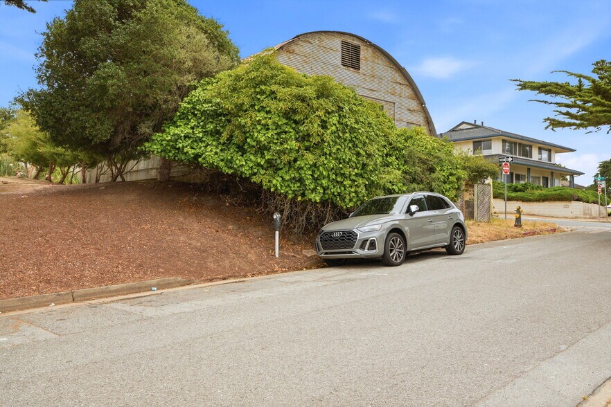 More Photos Of 119 Dewey St, Pacific Grove Auto Repair For Sale