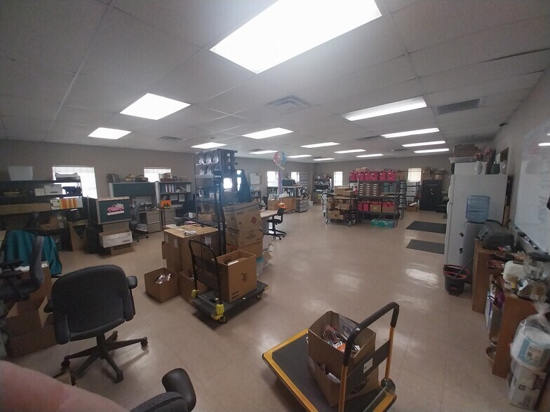 More Photos Of 6214 Krempen Ave, San Antonio Warehouse For Sale