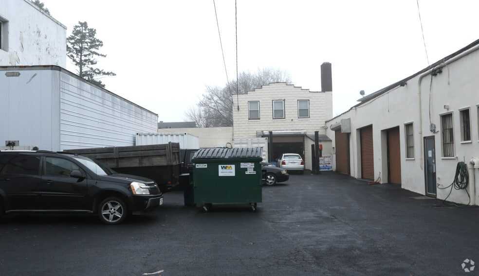 More Photos Of 134-140 E Saint Georges Ave, Linden Auto Repair For Lease