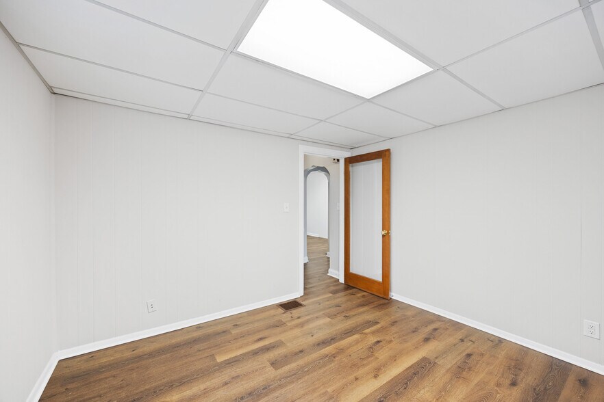 More Photos Of 4734 Dixie Hwy, Louisville Loft Creative Space For Lease