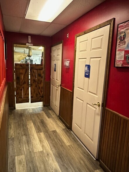 More Photos Of 11 Crothers Dr, Tallulah Restaurant For Sale