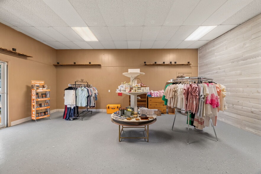 More Photos Of 11070 Highway 20, Florence General Retail For Sale