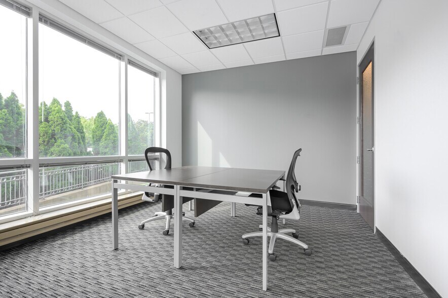 More Photos Of 10200 Forest Green Blvd, Louisville Coworking Space