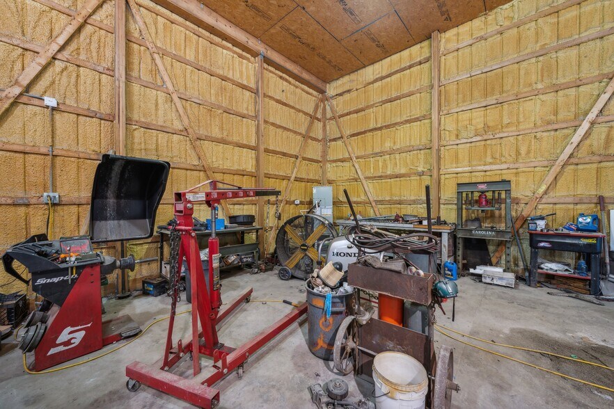 More Photos Of 1856 Buckley Hall Rd, Cobbs Creek Warehouse For Sale